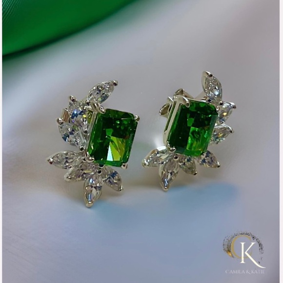 Emerald lab created diamond earrings - Picture 5 of 5